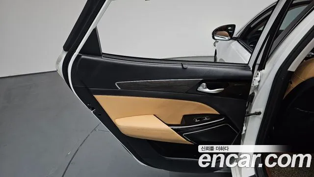 2020 Kia K7 Premier 2.5 GDI Noblesse Sold VIN KNALC41BBLA183306 – undercarriage