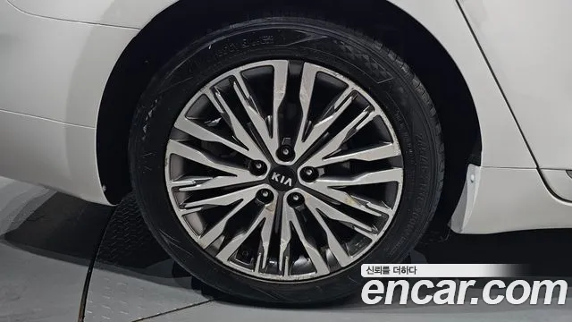 2020 Kia K7 Premier 2.5 GDI Noblesse Sold VIN KNALC41BBLA183306 – trunk area