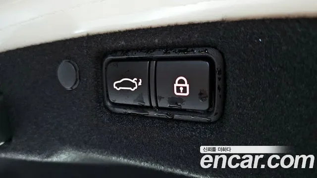 2020 Kia K7 Premier 2.5 GDI Noblesse Sold VIN KNALC41BBLA184757 – interior seats 2020 Kia K7 Premier 2.5 GDI Noblesse Sold VIN KNALC41BBLA184757 – interior seats