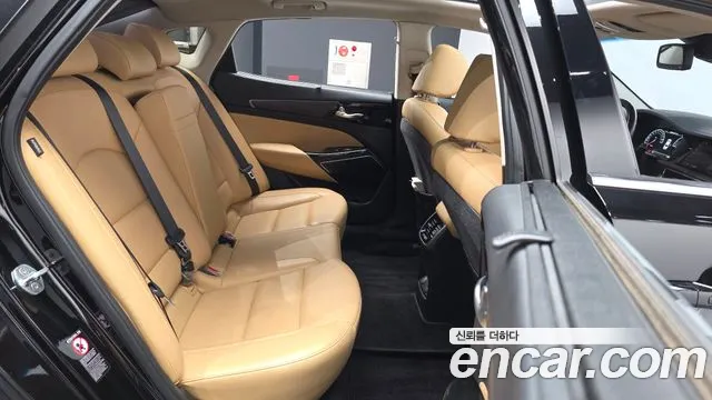 2020 Kia K7 Premier 2.5 GDI Noblesse Sold VIN KNALC41BBLA190656 – dashboard