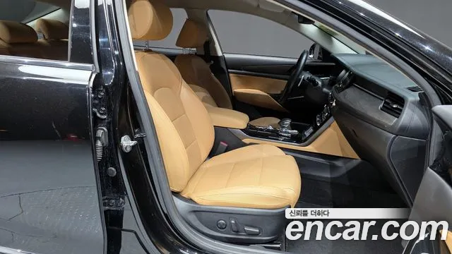 2021 Kia K7 Premier 2.5 GDI Noblesse Sold VIN KNALC41BBMA243472 – interior seats
