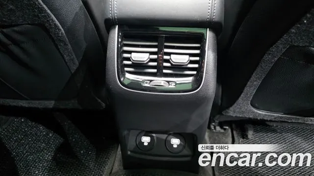 2020 Kia K7 Premier 3.0 GDI Signature Sold VIN KNALD416BLA196597 – exterior detail