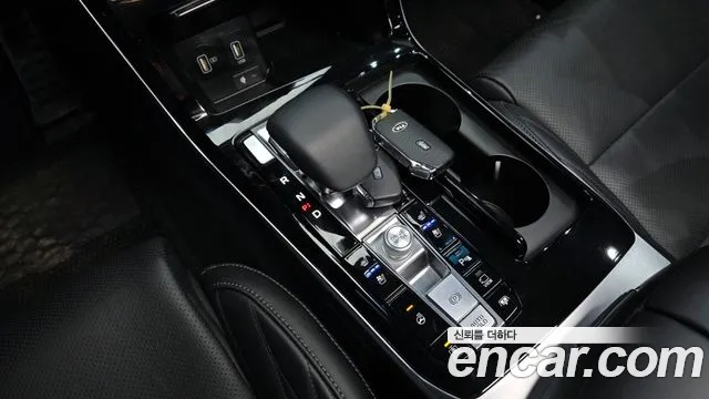 2020 Kia K7 Premier 3.0 GDI Signature Sold VIN KNALD416BLA196597 – trunk area