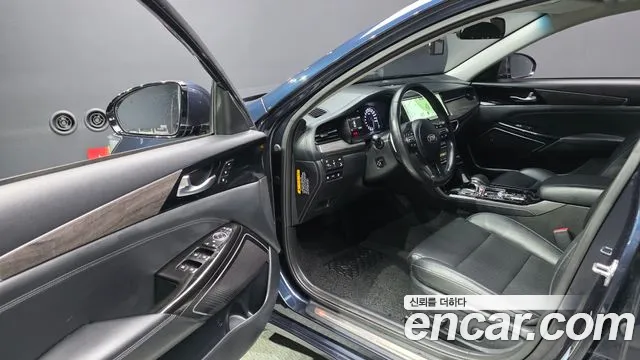 2020 Kia K7 Premier 3.0 GDI Noblesse Sold VIN KNALD416BLA211216 – trunk area 2020 Kia K7 Premier 3.0 GDI Noblesse Sold VIN KNALD416BLA211216 – trunk area