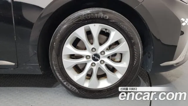 2023 Kia K8 2.5 Gasoline 2WD Sold VIN KNAM141BBPA045313 – undercarriage