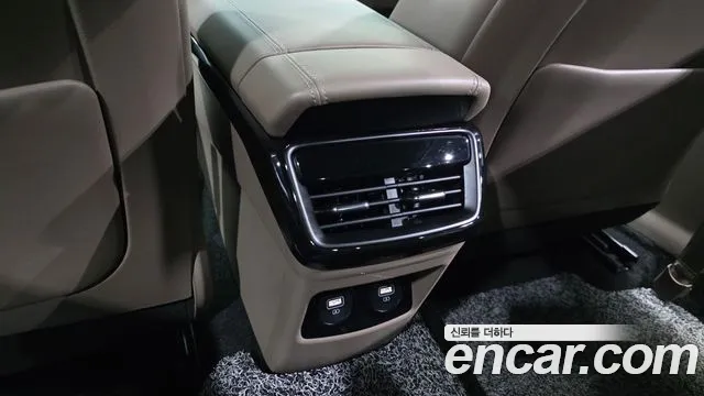 2022 Kia K8 Hybrid Noblesse Sold VIN KNAM2411BNA020494 – exterior detail
