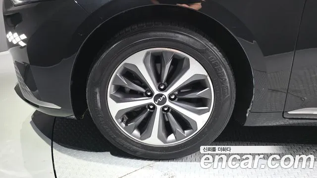 2023 Kia K8 Hybrid Noblesse Sold VIN KNAM2411BPA033058 – undercarriage