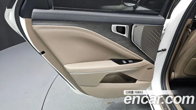 2023 Kia K8 Hybrid Noblesse Sold VIN KNAM2411BPA033796 – exterior detail 2023 Kia K8 Hybrid Noblesse Sold VIN KNAM2411BPA033796 – exterior detail