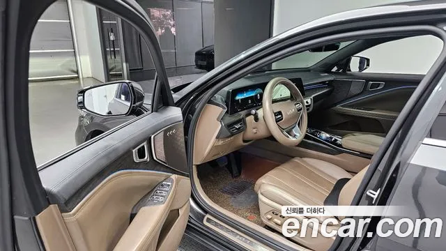 2023 Kia K8 Hybrid Noblesse Sold VIN KNAM2411BPA035751 – trunk area 2023 Kia K8 Hybrid Noblesse Sold VIN KNAM2411BPA035751 – trunk area