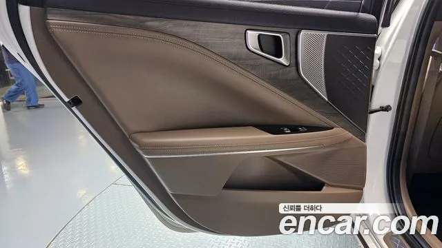 2023 Kia K8 Hybrid Noblesse Sold VIN KNAM2411BPA053738 – exterior detail