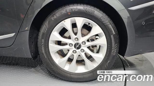 2022 Kia K8 2.5 Gasoline 2WD Sold VIN KNAM241BBNA003587 – side profile 2022 Kia K8 2.5 Gasoline 2WD Sold VIN KNAM241BBNA003587 – side profile