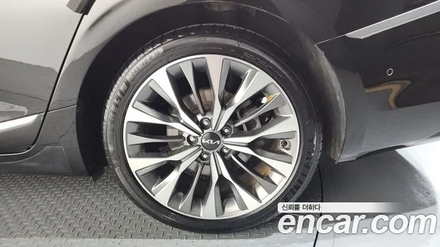 2022 Kia K8 2.5 Gasoline 2WD VIN KNAM241BBNA006916