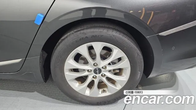 2022 Kia K8 2.5 Gasoline 2WD Sold VIN KNAM241BBNA021607 – interior seats