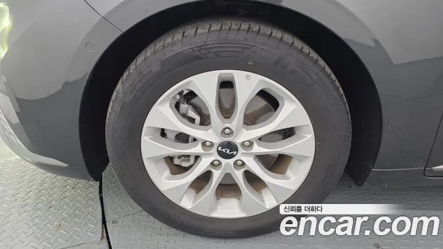 2022 Kia K8 2.5 Gasoline 2WD Sold VIN KNAM241BBNA021607 – exterior detail