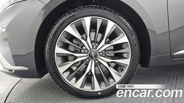 2023 Kia K8 2.5 Gasoline 2WD Sold VIN KNAM241BBPA049172 – undercarriage
