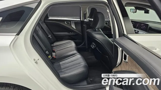 2022 Kia K8 3.5 LPG 2WD Sold VIN KNAM241FBNA009010 – exterior detail 2022 Kia K8 3.5 LPG 2WD Sold VIN KNAM241FBNA009010 – exterior detail