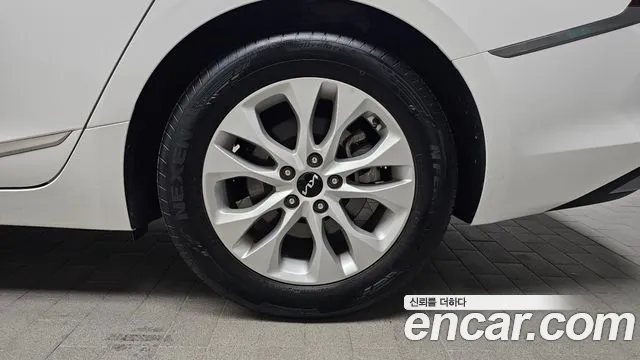 2022 Kia K8 3.5 LPG 2WD Sold VIN KNAM241FBNA009950 – trunk area 2022 Kia K8 3.5 LPG 2WD Sold VIN KNAM241FBNA009950 – trunk area