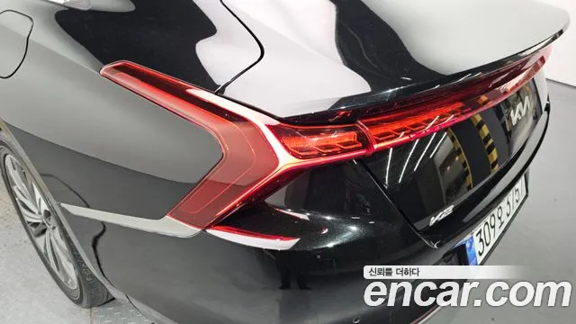 2022 Kia K8 3.5 LPG 2WD Sold VIN KNAM241FBNA025472 – trunk area 2022 Kia K8 3.5 LPG 2WD Sold VIN KNAM241FBNA025472 – trunk area