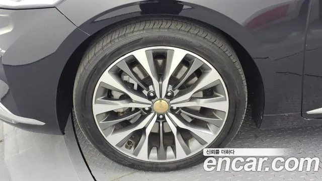 2022 Kia K8 3.5 Gasoline 4WD VIN KNAM441DDNA026272