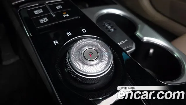 2023 Kia K8 3.5 Gasoline 4WD Sold VIN KNAM441DDPA031930 – exterior detail 2023 Kia K8 3.5 Gasoline 4WD Sold VIN KNAM441DDPA031930 – exterior detail