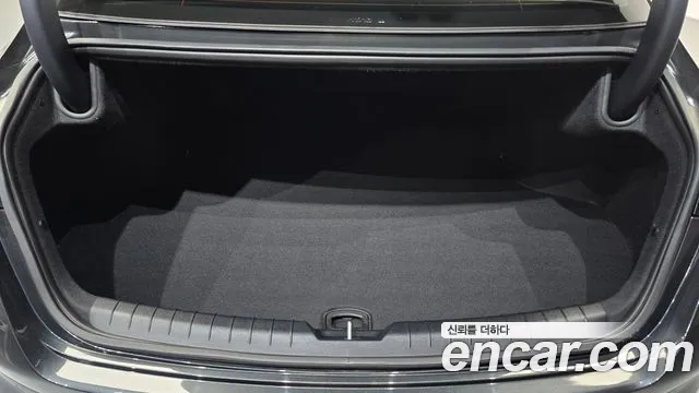 2024 Kia K8 Hybrid Signature Special Sold VIN KNAM5411BRA065773 – interior seats
