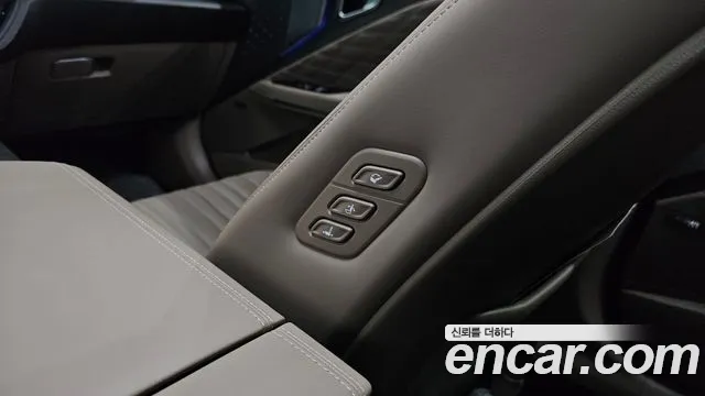 2024 Kia K8 Hybrid Signature Special Sold VIN KNAM5411BRA072862 – rear exterior
