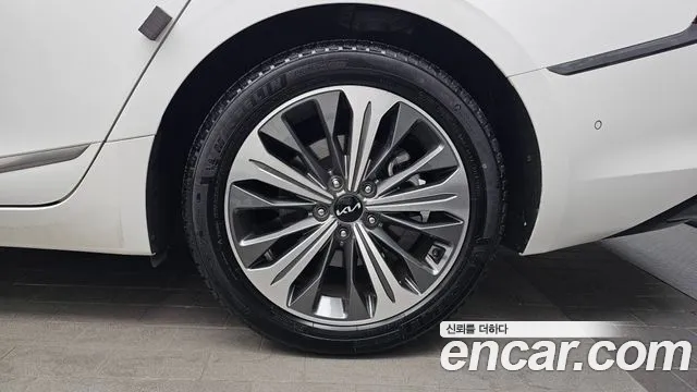 2024 Kia K8 Hybrid Signature Special Sold VIN KNAM5411BRA073436 – exterior detail
