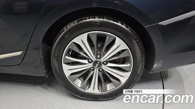 2022 Kia K8 Hybrid Signature Sold VIN KNAM6411BNA000563 – exterior detail