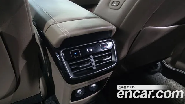 2022 Kia K8 Hybrid Signature Sold VIN KNAM6411BNA000725 – interior seats