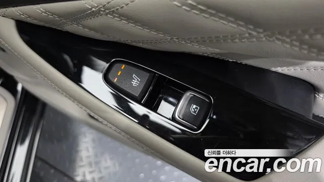2022 Kia K8 Hybrid Signature Sold VIN KNAM6411BNA004354 – interior seats