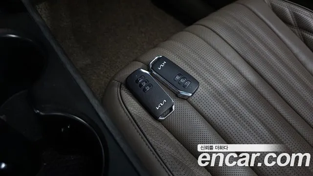 2023 Kia K8 Hybrid Signature Sold VIN KNAM6411BPA023619 – front exterior