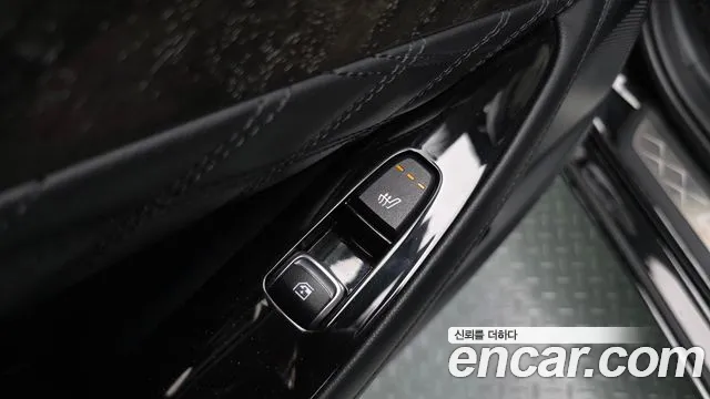 2023 Kia K8 Hybrid Signature Sold VIN KNAM6411BPA040760 – interior seats