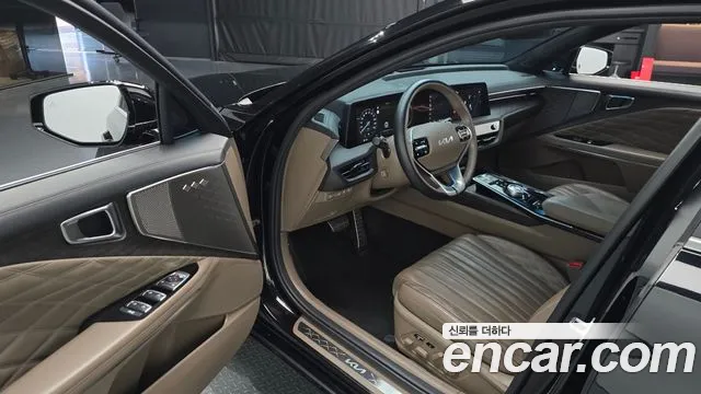 2023 Kia K8 Hybrid Signature Sold VIN KNAM6411BPA048709 – interior seats