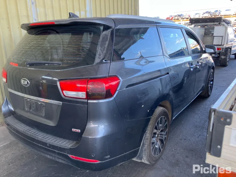 2015 Kia Carnival Damaged VIN KNAMB811MF6068849 – odometer reading 2015 Kia Carnival Damaged VIN KNAMB811MF6068849 – odometer reading