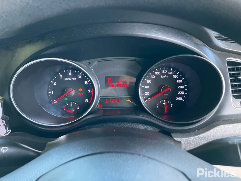 2015 Kia Carnival Damaged VIN KNAMB811MF6068849 – photo 21 2015 Kia Carnival Damaged VIN KNAMB811MF6068849 – photo 21