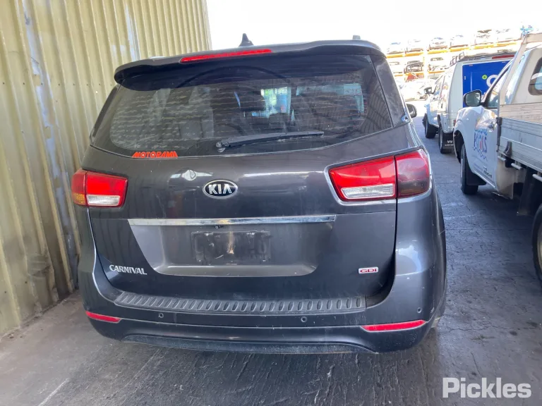2015 Kia Carnival Damaged VIN KNAMB811MF6068849 – photo 22 2015 Kia Carnival Damaged VIN KNAMB811MF6068849 – photo 22