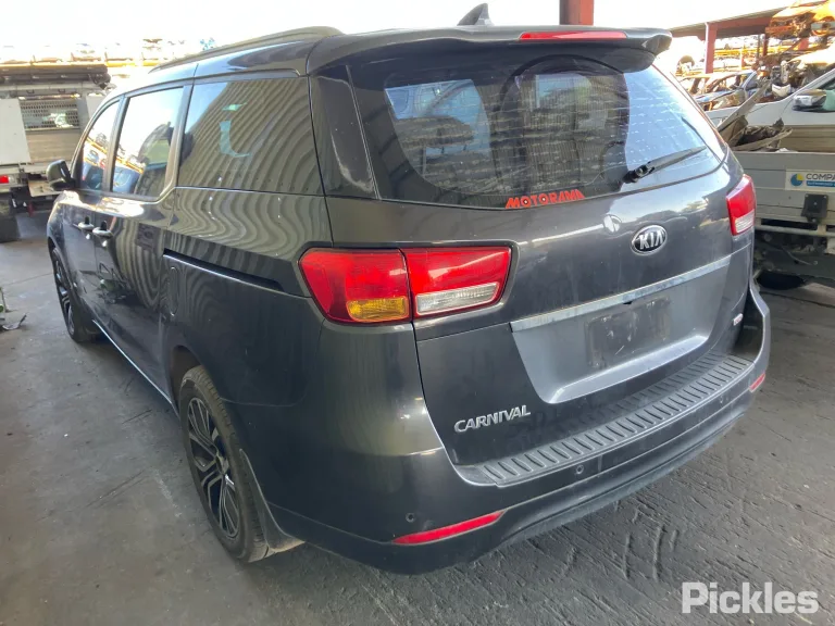 2015 Kia Carnival Damaged VIN KNAMB811MF6068849 – photo 25 2015 Kia Carnival Damaged VIN KNAMB811MF6068849 – photo 25