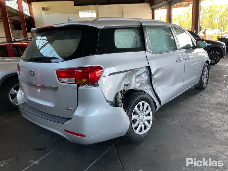 2017 Kia Carnival Used VIN KNAMB811MH6336511 – photo 22