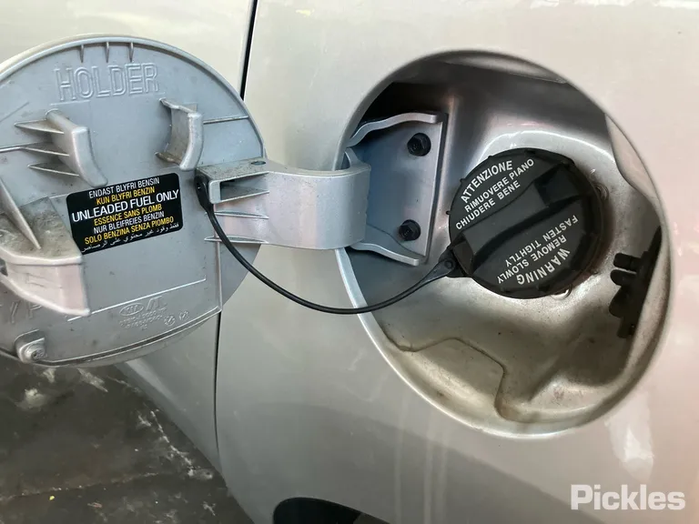 2017 Kia Carnival Used VIN KNAMB811MH6336511 – photo 25