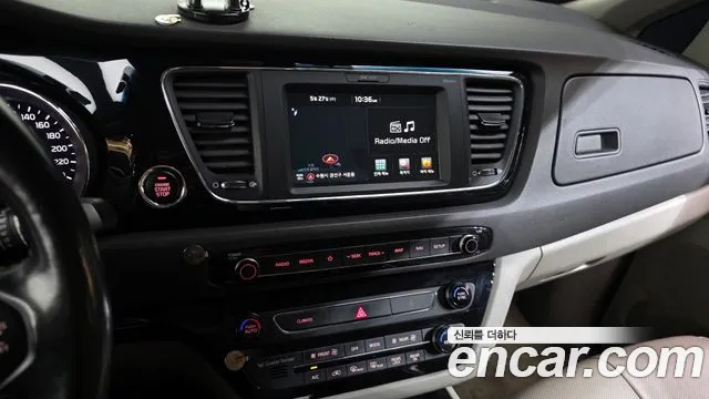 2018 Kia All New Carnival 7-seater Limousine Sold VIN KNAMB81ABJS436139 – interior seats