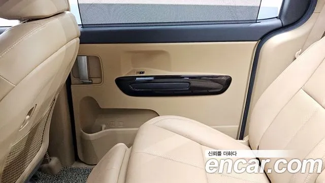 2019 Kia The New Carnival 7-Seater Limousine Sold VIN KNAMB81ABKS465174 – exterior detail 2019 Kia The New Carnival 7-Seater Limousine Sold VIN KNAMB81ABKS465174 – exterior detail