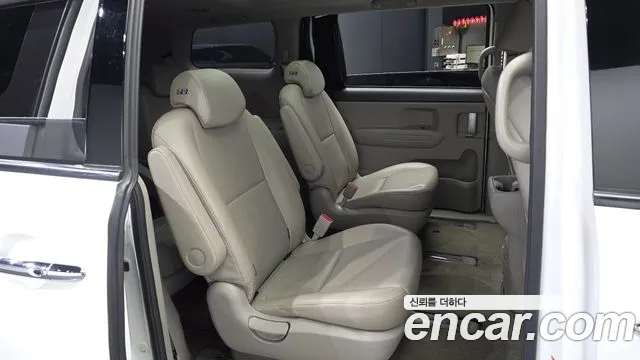 2019 Kia The New Carnival 9-Seater Luxury Sold VIN KNAMB81ABKS492048 – interior seats
