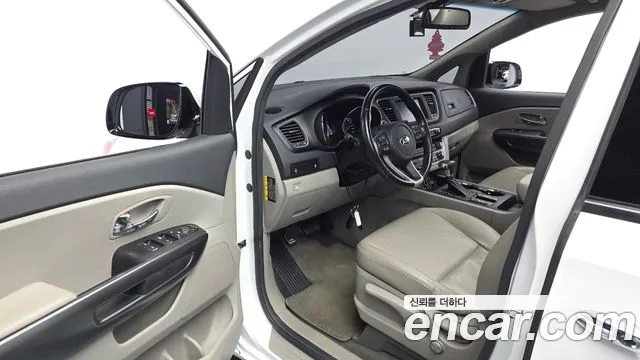 2019 Kia The New Carnival 9-Seater Luxury Sold VIN KNAMB81ABKS492048 – trunk area