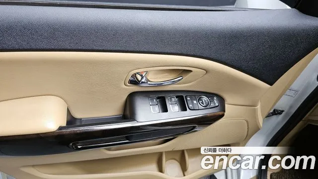 2019 Kia The New Carnival 7-Seater Limousine Sold VIN KNAMB81ABKS536586 – exterior detail