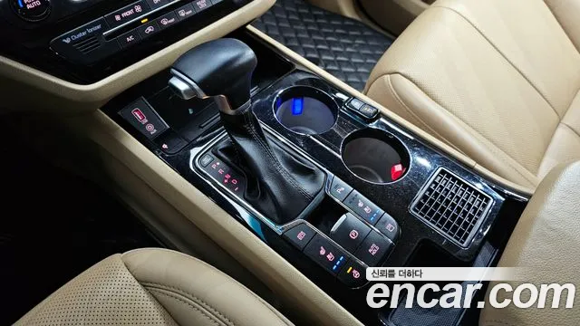 2020 Kia The New Carnival 7-Seater Hi-Limousine Sold VIN KNAMB81ABLS636064 – front exterior