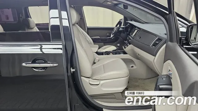 2017 Kia All New Carnival 9-seater Prestige Sold VIN KNAMC81ABHS302804 – rear exterior