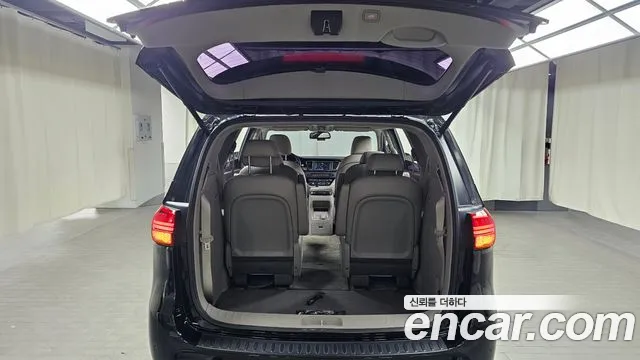 2017 Kia All New Carnival 9-seater Prestige Sold VIN KNAMC81ABHS302804 – photo 14