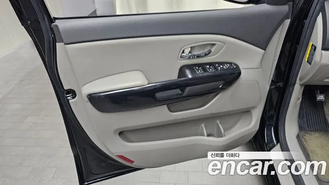 2017 Kia All New Carnival 9-seater Prestige Sold VIN KNAMC81ABHS302804 – photo 15