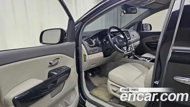 2017 Kia All New Carnival 9-seater Prestige Sold VIN KNAMC81ABHS302804 – photo 16