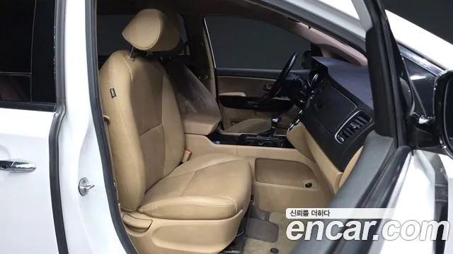 2017 Kia All New Carnival 9-seater Prestige Sold VIN KNAMC81ABHS310700 – photo 12